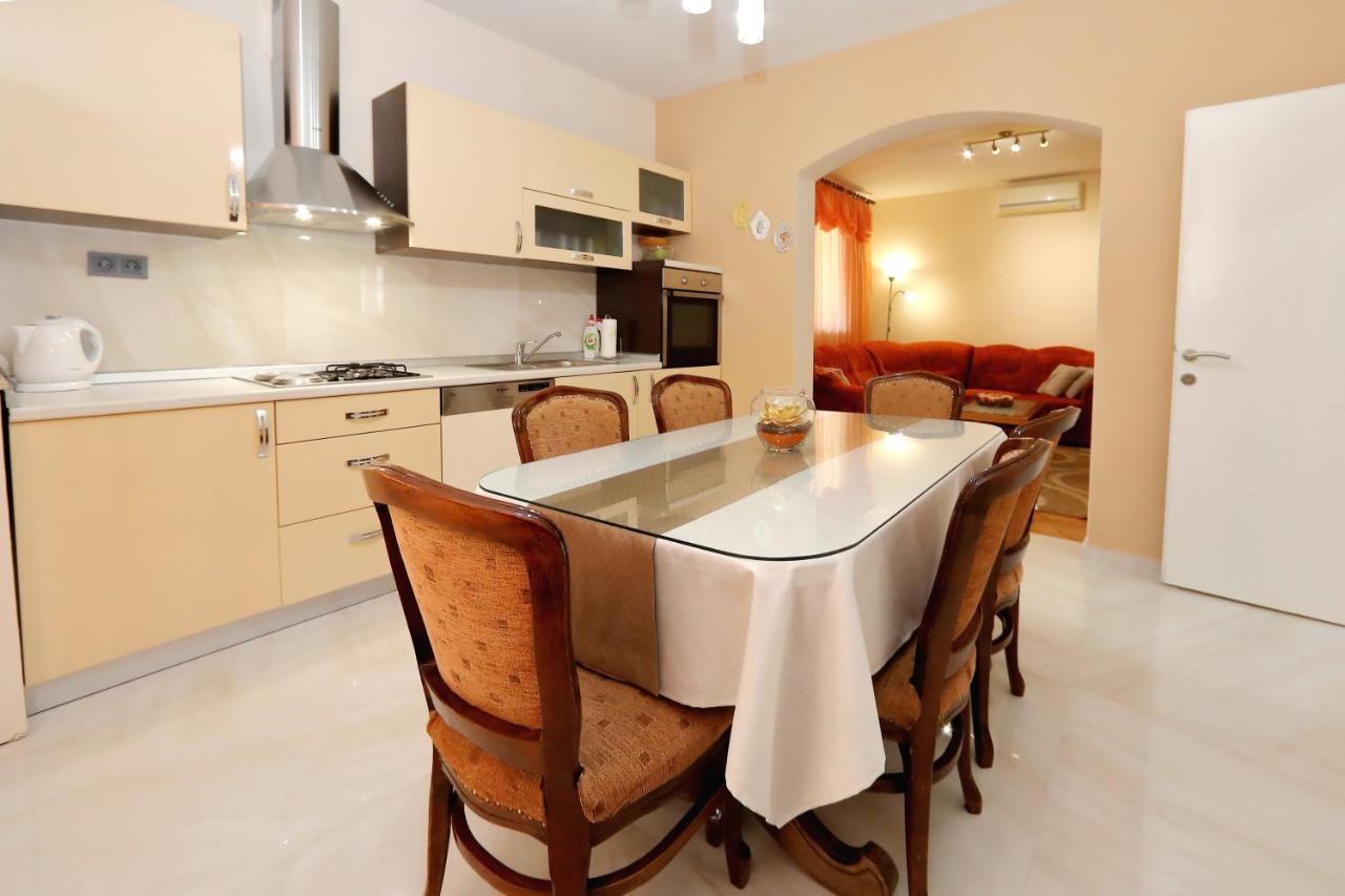 Apartment Lucijan 비빈제 외부 사진