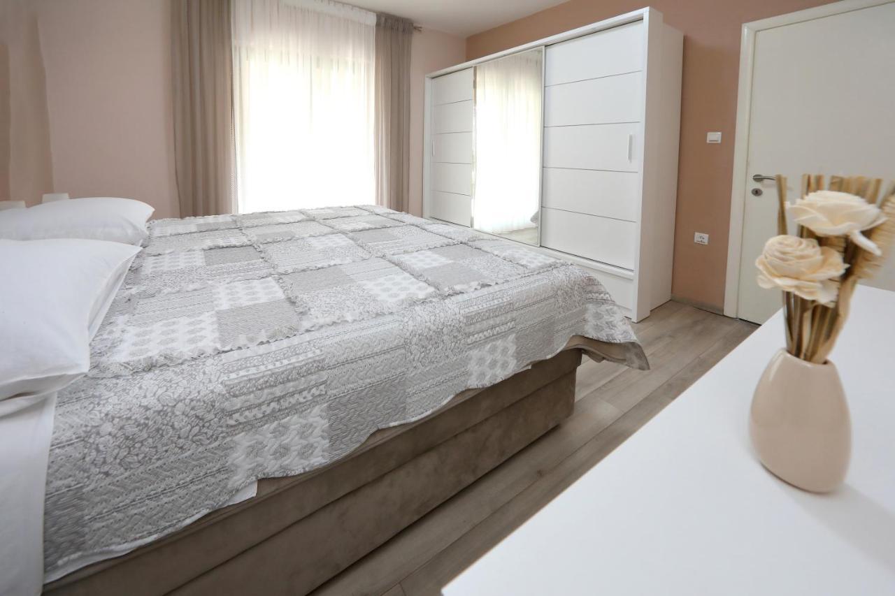 Apartment Lucijan 비빈제 외부 사진
